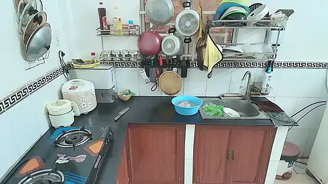 StripChat Mie_baby2k is Freechat Mie_baby2k — Naked wearing only an apron