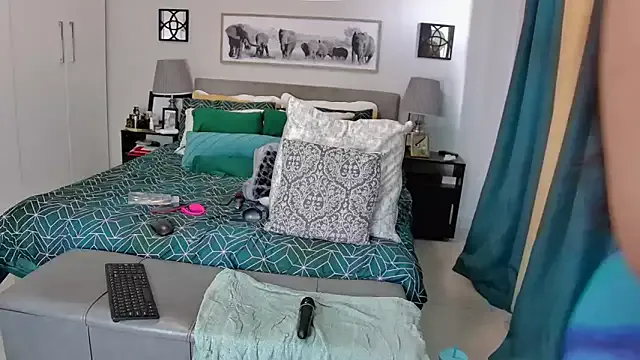 Freechat NaughtyKelly28 on StripChat