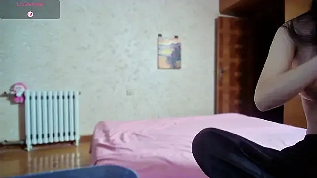 Group nidejiajiababy on StripChat