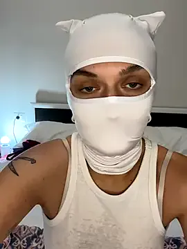 Nikki_Hoee — Twerk et slap ass 