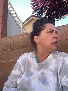 petalsexy — Tits out