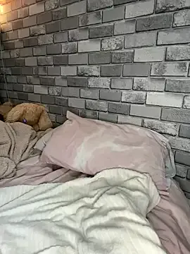 Poppy_frankie — 1min dildo fuck