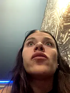 Freechat Queen_of_pain on StripChat