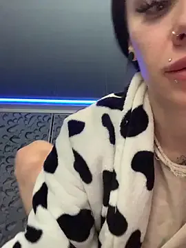 Freechat Queen_of_pain on StripChat