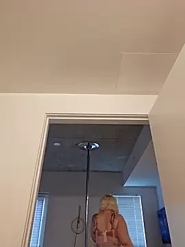 StripChat RaisingDaisy is Freechat RaisingDaisy — Commit me to the psyche ward