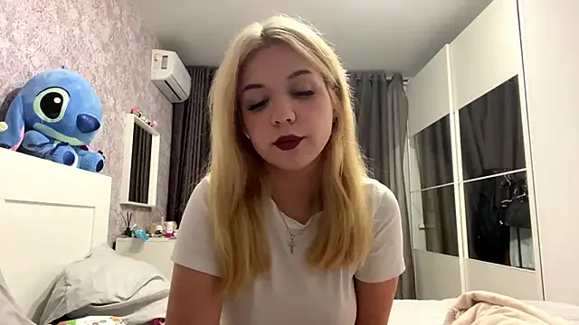 StripChat Randa_babygirl is Freechat Randa_babygirl — Show my legs, caress them