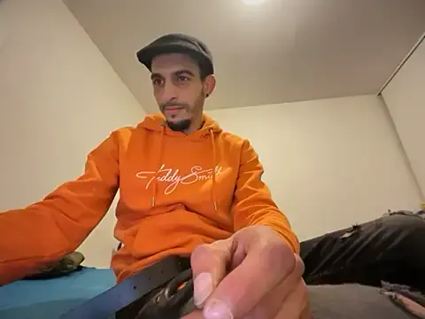 Rebeu313 — qui me poussera a l'orgasme ????