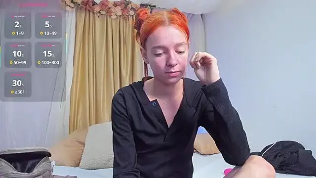 Freechat salomee_star_ on StripChat