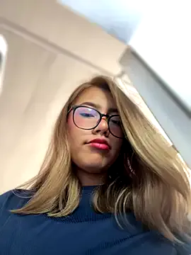 sara_calderon on StripChat 