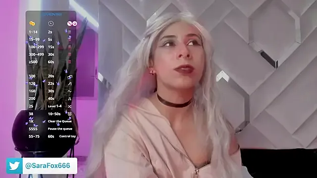 Sara_Foxx1 on StripChat 