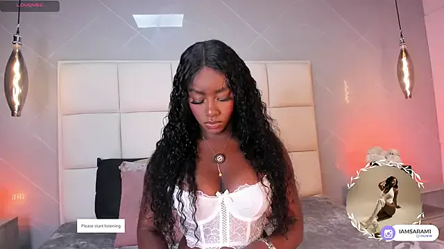 SaraMonroe1 on StripChat 