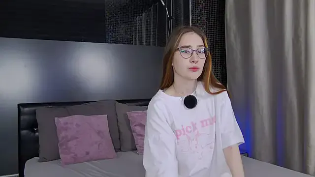 Freechat SashaMeow on StripChat