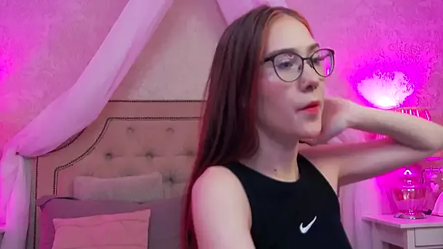 Freechat SashaMeow on StripChat