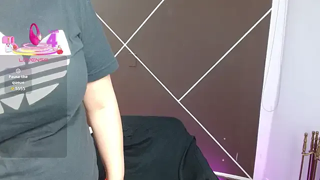 Freechat ScarletHott_ on StripChat