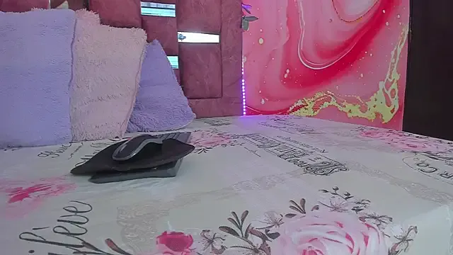 Freechat scarlett__evans_ on StripChat