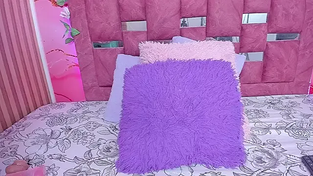 Freechat scarlett__evans_ on StripChat