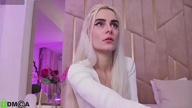 SelenaDaze — Undress me with your teeth #naked #tease