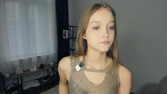 Freechat SerrenaAa on StripChat