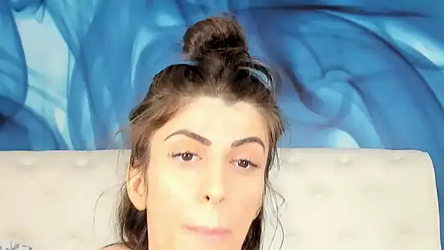 Freechat SkinnyDolly on StripChat