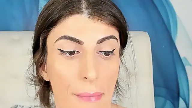 Freechat SkinnyDolly on StripChat