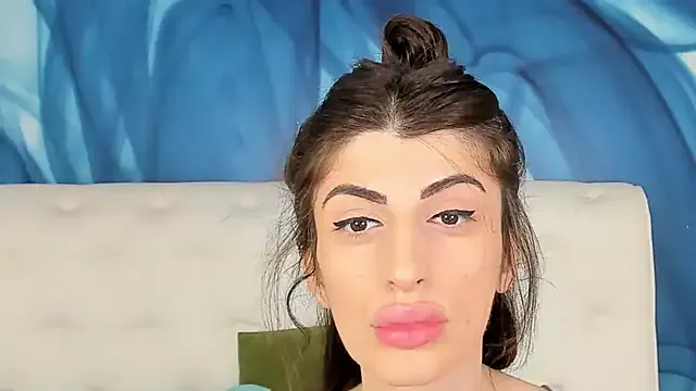 SkinnyDolly — make me wet