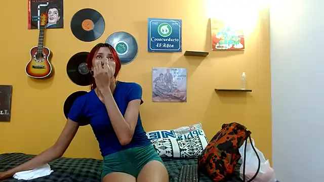 Private skinnyverus18 on StripChat