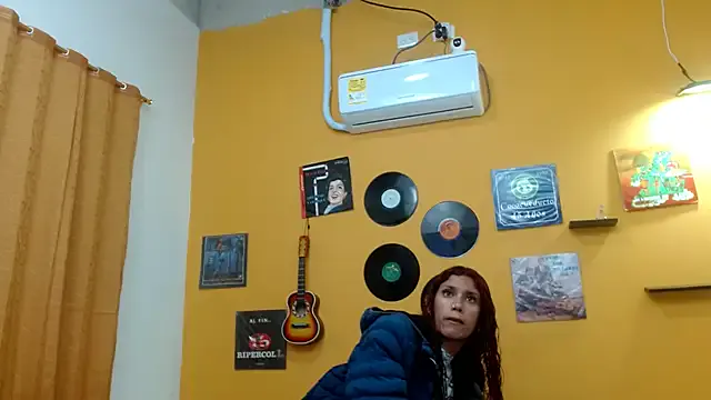 Private skinnyverus18 on StripChat