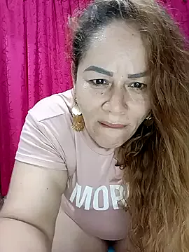 Freechat SluttyMilf79 on StripChat