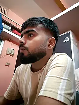 soniriyaa010101 — Full nude in public for 5 min