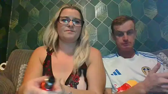 Freechat SweetXCandyX on StripChat