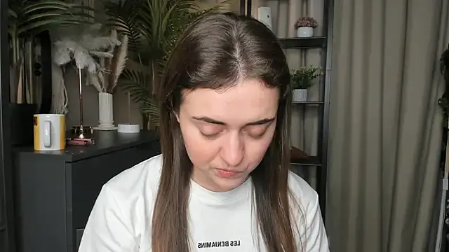 ThelmaJusto — Take off shorts and slap punish ass^^