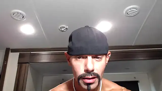 ThickD2C — VERBAL CLOSE UP CUMSHOT W/DISPLAY