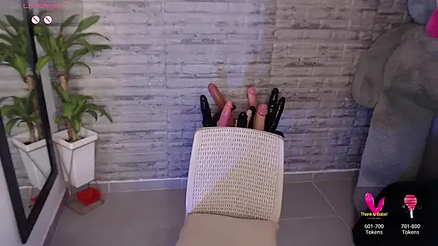 TinnaCobb on StripChat 