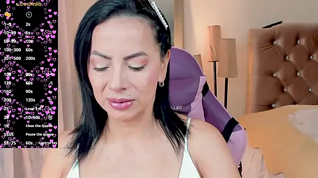 Freechat veronika_naughty on StripChat