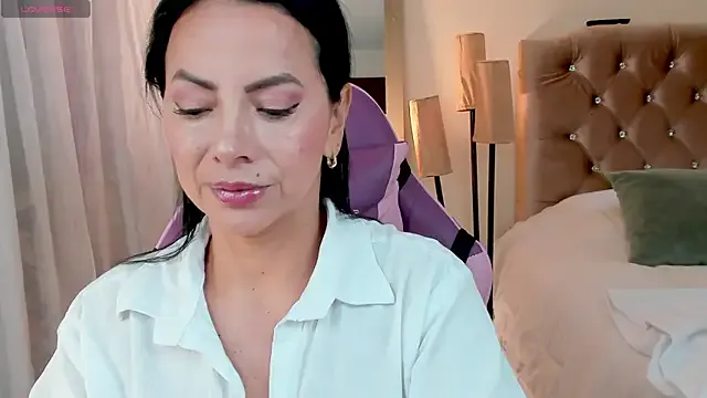 Freechat veronika_naughty on StripChat