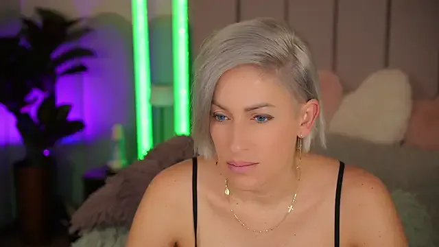 VickySecret96 — Drive me crazy whit your touch