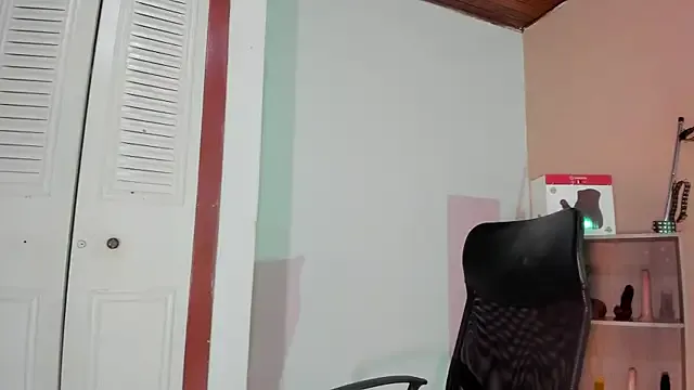 StripChat Violetta_0 is Freechat Violetta_0 — Deep pussy fucking with big cock