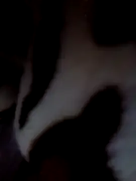 YaraDuartee — Show  ripped tights