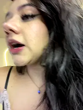 Zoe_Serrat — Lush in pussy + control my domi in clito